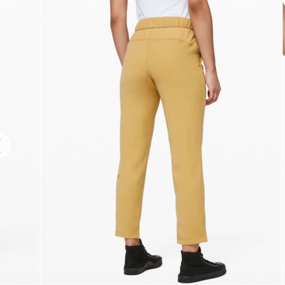 Lululemon On the Fly 7/8 Pant *Woven - Picture 2 of 15